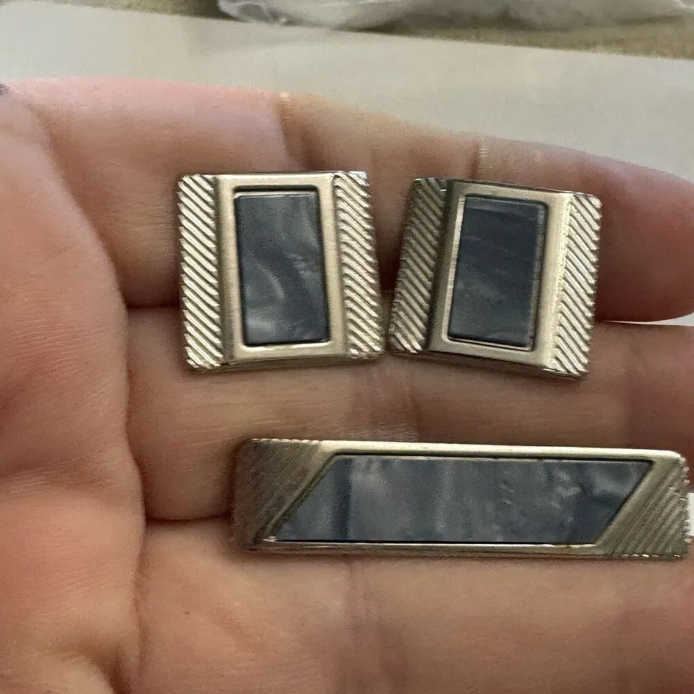 Vintage Gold Tone Cufflinks & Tie Clip Set Gray Inlay Rectangular Art Deco Look